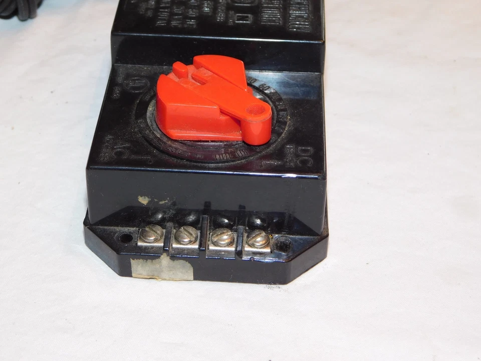 BACHMANN HOBBY TRANSFORMER,  HO / N  Scale, Model 6607, 100 Watts - Image 2 of 2