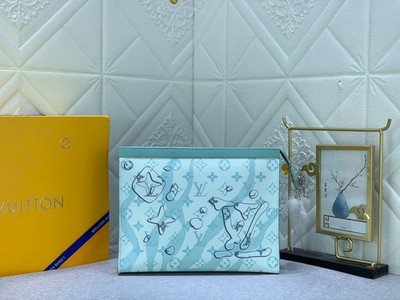 L-ouis V-uitton Mint Clouds Monogram Wallet Pochette Voyage