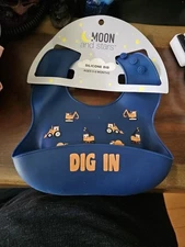 Silicone Bib for Ages 0 - 6 Months, Construction Trucks, Dig In, by Moon & Stars