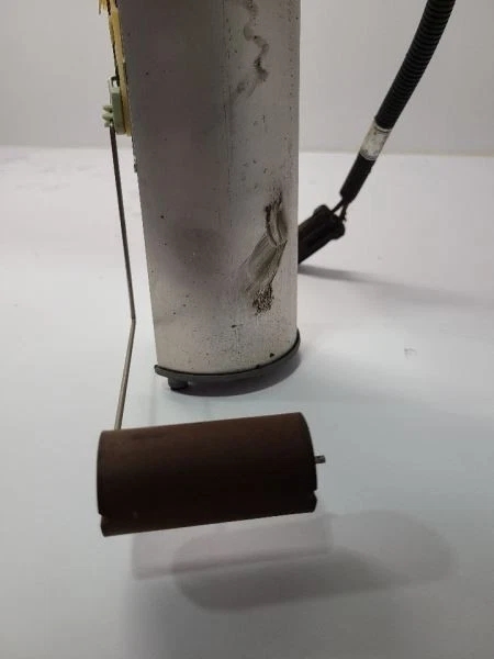 1997-02 JEEP WRANGLER Fuel Pump Assembly Includes Sender - Image 4 of 4