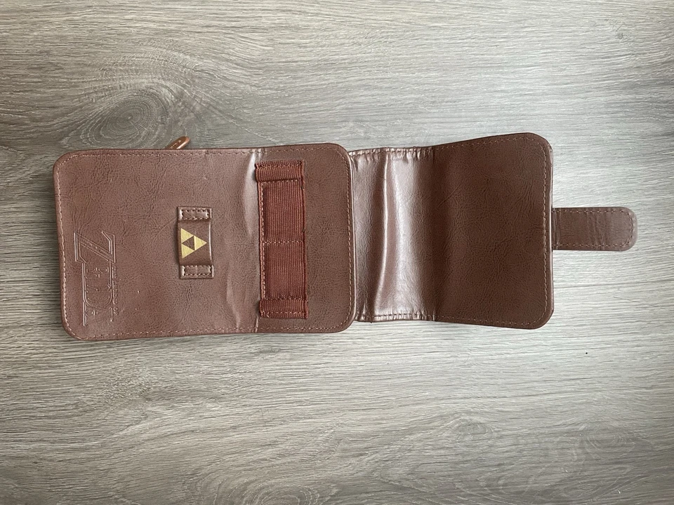 Legend of Zelda Nintendo 3DS Estuche de transporte de cuero sintético para aventureros en muy buena condición Foto 3 de 4