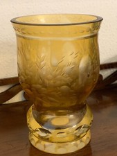 Bicchiere vetro giallo inciso e molato  stile rococò (riproduzione storica)