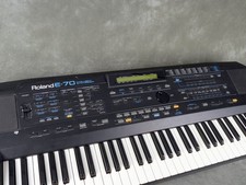 Anzeige Vintage Keyboard Roland E70 mit Zubeh&ouml;r