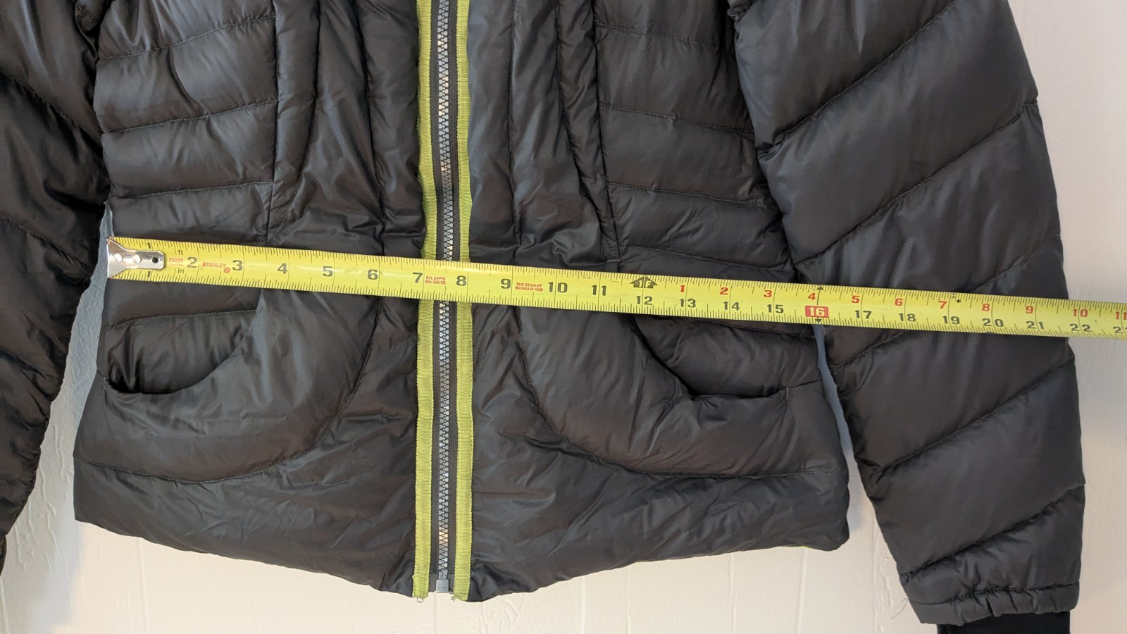 Halifax Traders women's Down  jacket  gray/neon g… - image 7