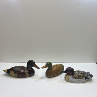 LOT OF 3 VINTAGE WOODEN DUCK DECOYS PAINTED DECORATIVE FREE SHIPPING