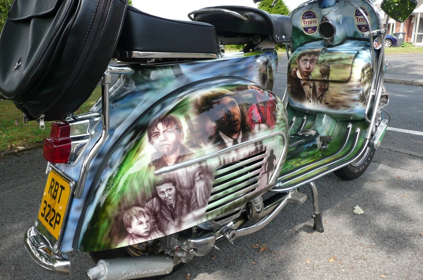 Vespa Douglas P150 Scooter - Picture 9 of 23