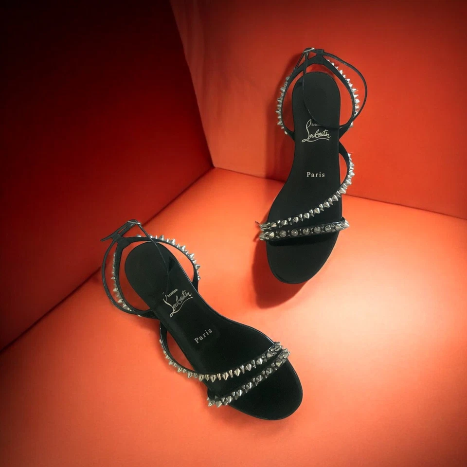 Sandalia Christian Louboutin Malfaldina Spike Plana Talla 37.5 $895 Foto 3 de 4