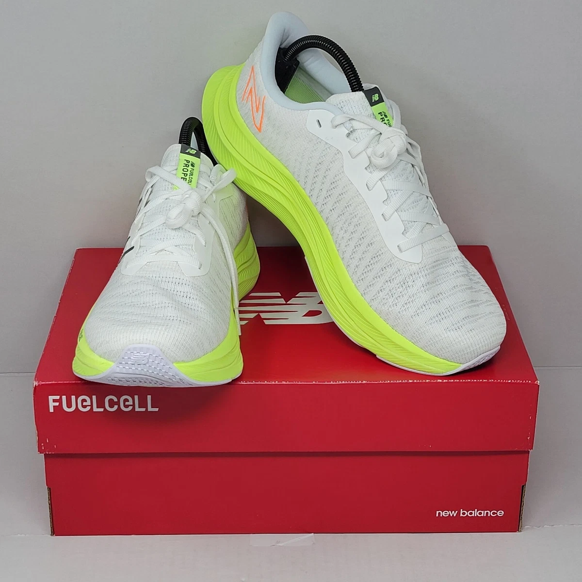 New Balance Men\'s Size 9 FuelCell Propel v4 Shoes White/Green MFCPRCA4 NIB Men main image 3