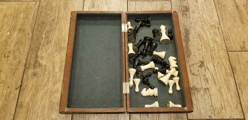Vintage Game Board Box Disguised as Books Game Chess - Picture 4 of 8