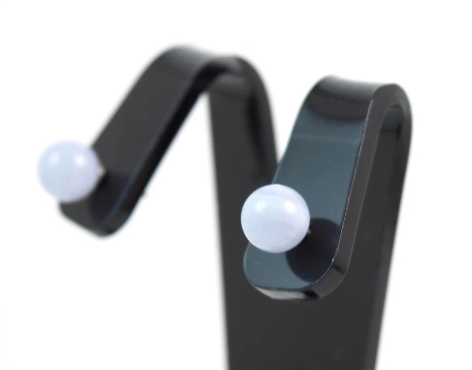 Orecchini a lobo in Calcedonio (Ø 8 mm circa) e Argento 925. Made in Italy - Immagine 2 di 3