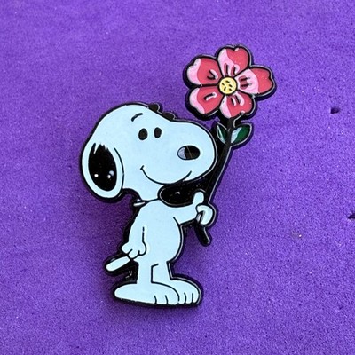 Pin, Badge, Anstecker, Snoopy mit Blume (Peanuts)