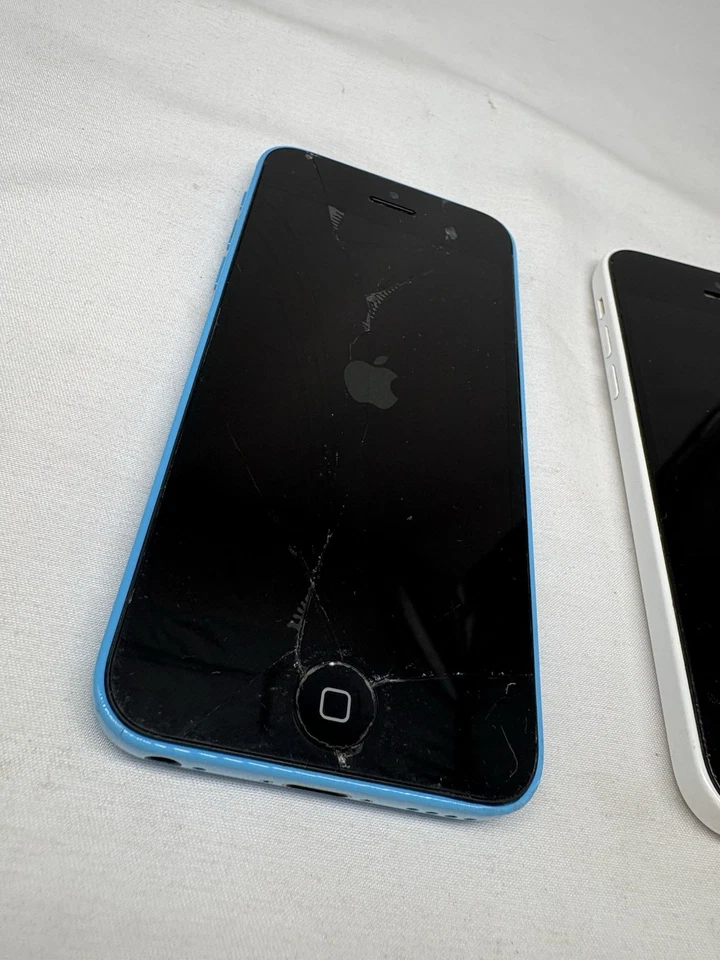 Apple iPhone 5c - 16GB - Blue White A1532 For Parts & Repair Cracked Passcode - Image 2 of 4