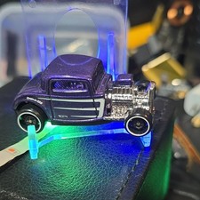 Hot Wheels Coupe & Co. '32 Ford Coupe 2016 1:64 Diecast Car Purple Unopened