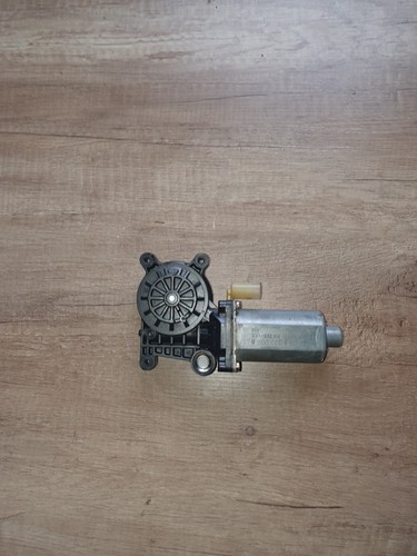 BMW E46 Touring Fensterhebermotor Hinten Links 0130821727