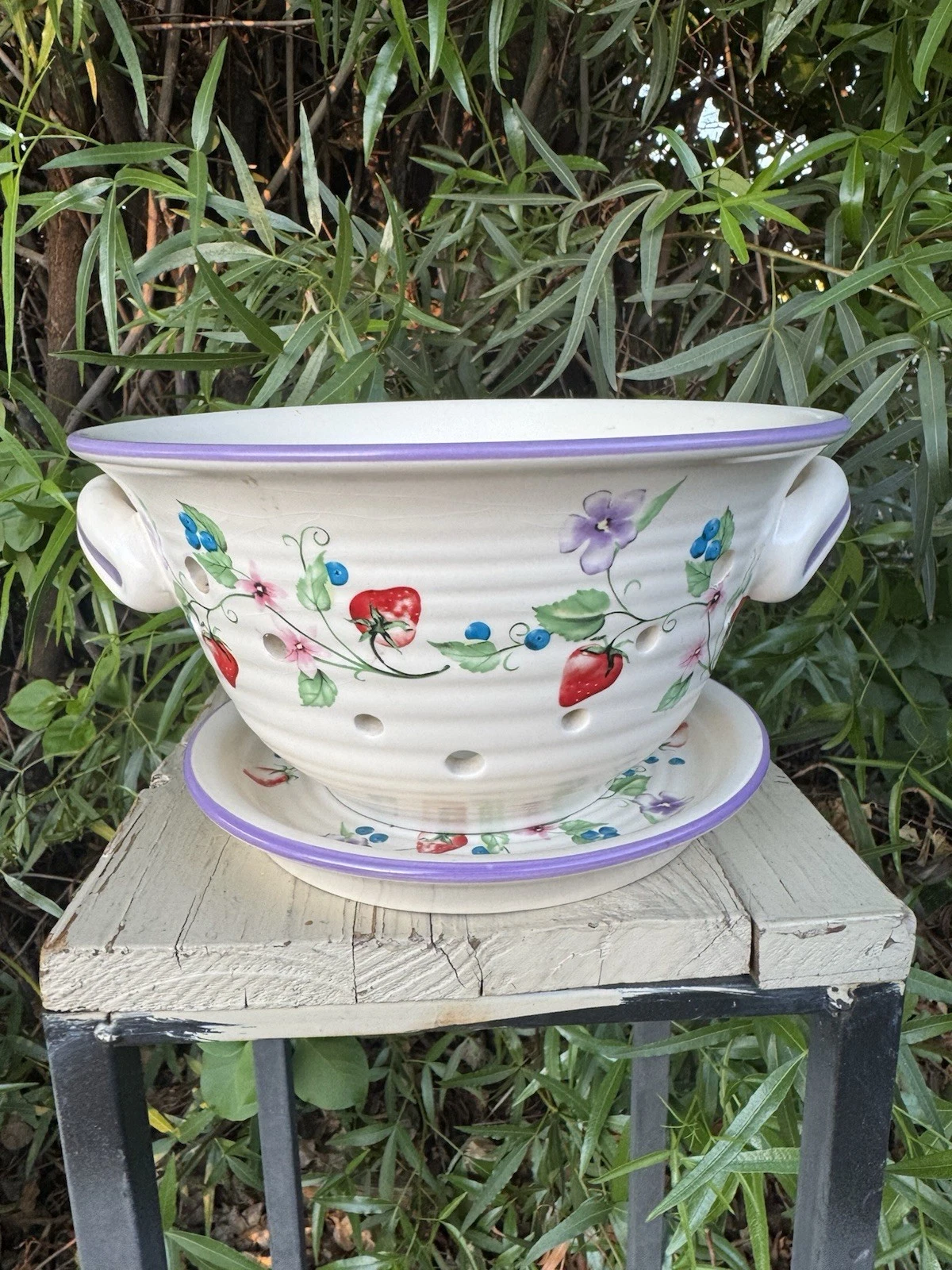Vtg Strawberry Berry Colander / Strainer With Saucer Farmhouse 1-800 Flowers©️