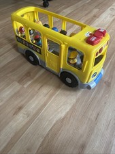 Fisher-Price Little People Big Yellow Bus: Musical Smart Stages W/12 FIGURES