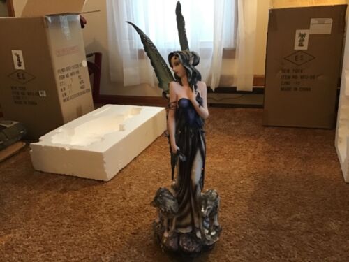 Schöne geflügelte Fee mit zwei Wölfen Harz Figur 23" Neu im Karton! #IB-L - Bild 5 von 15