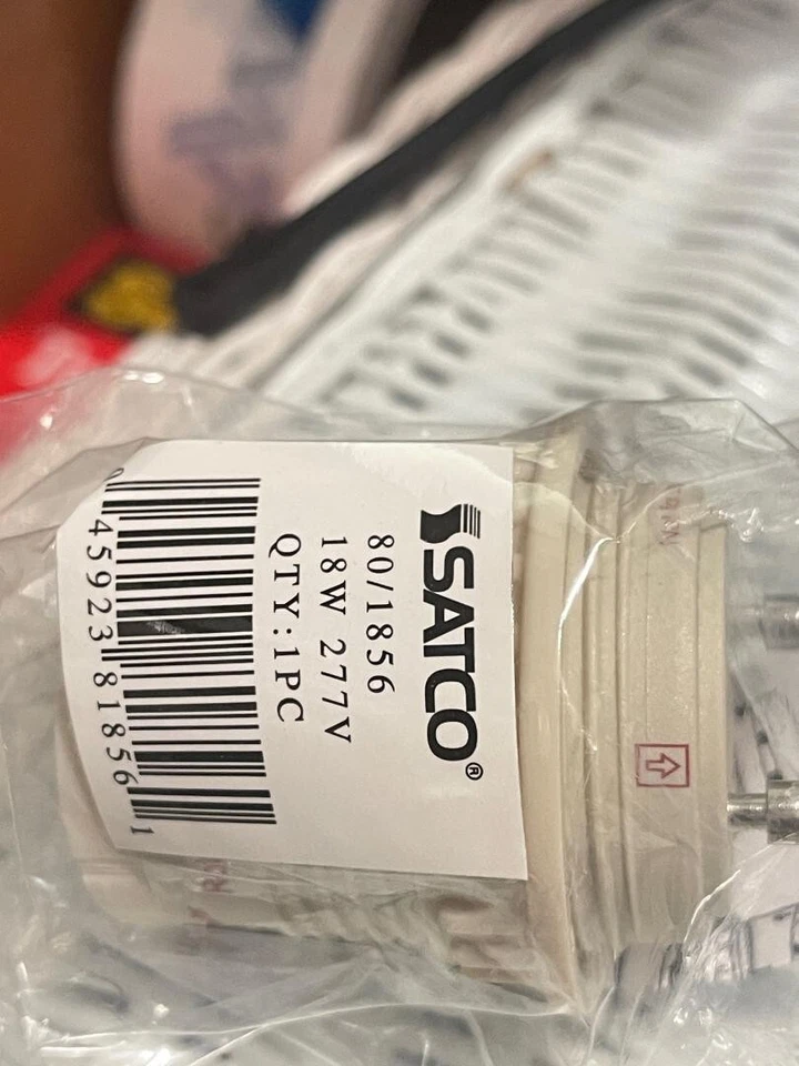 Satco Smooth Phenolic GU24 - 4-Pin CFL Socket with Ring - 801856 277VAC 18W (3I) - Image 2 of 4