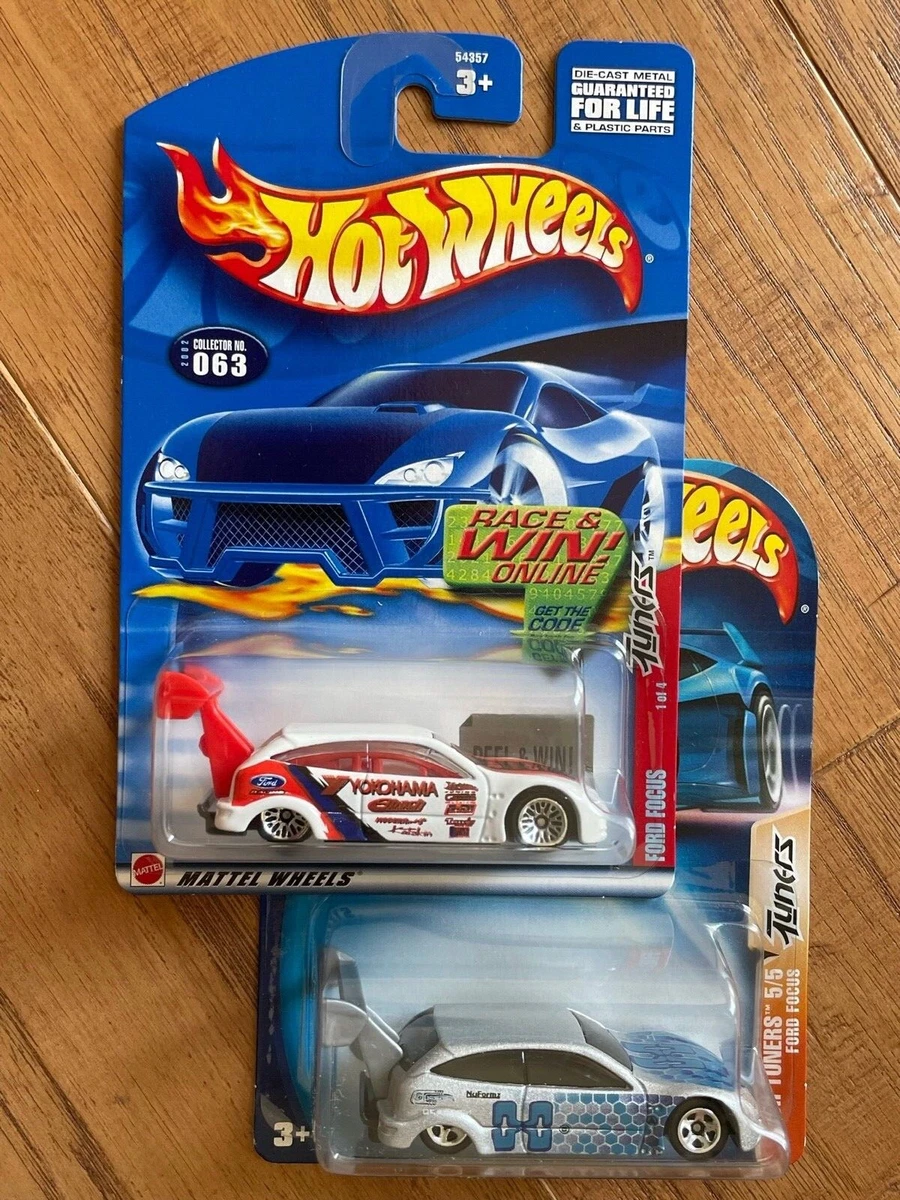 2022 HOT WHEELS FORD FOCUS TUNER LOT DE 2 VARIANTES