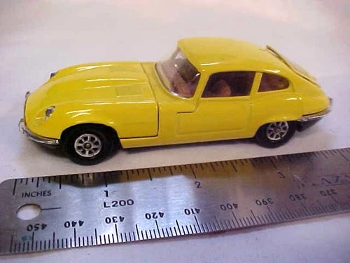 Vintage 1970s Corgi Jaguar Whizzwheels V12 E Type 2+2 Yellow Great Britain