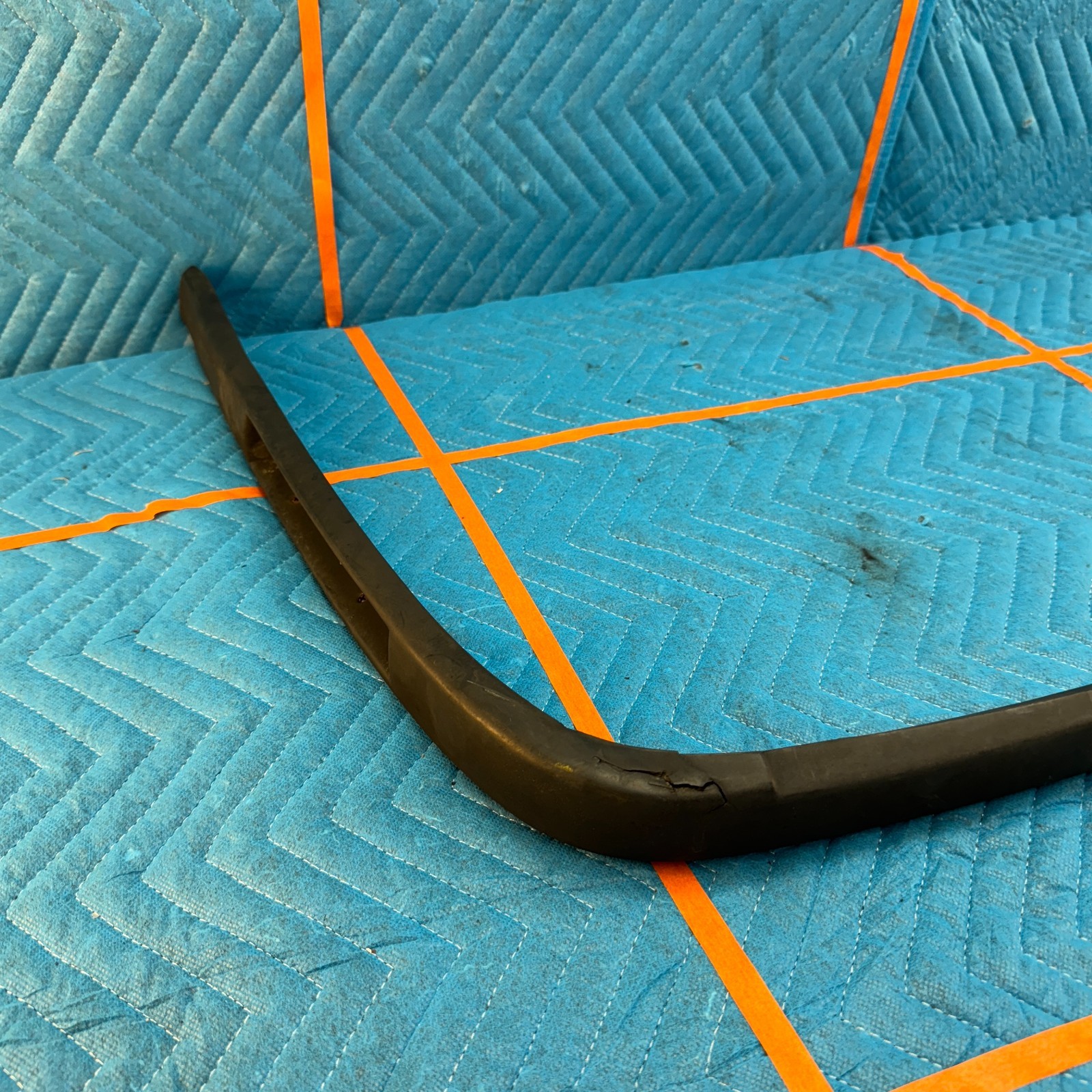 1989–1991 CHRYSLER MASERATI Front Bumper Molding Trim OEM