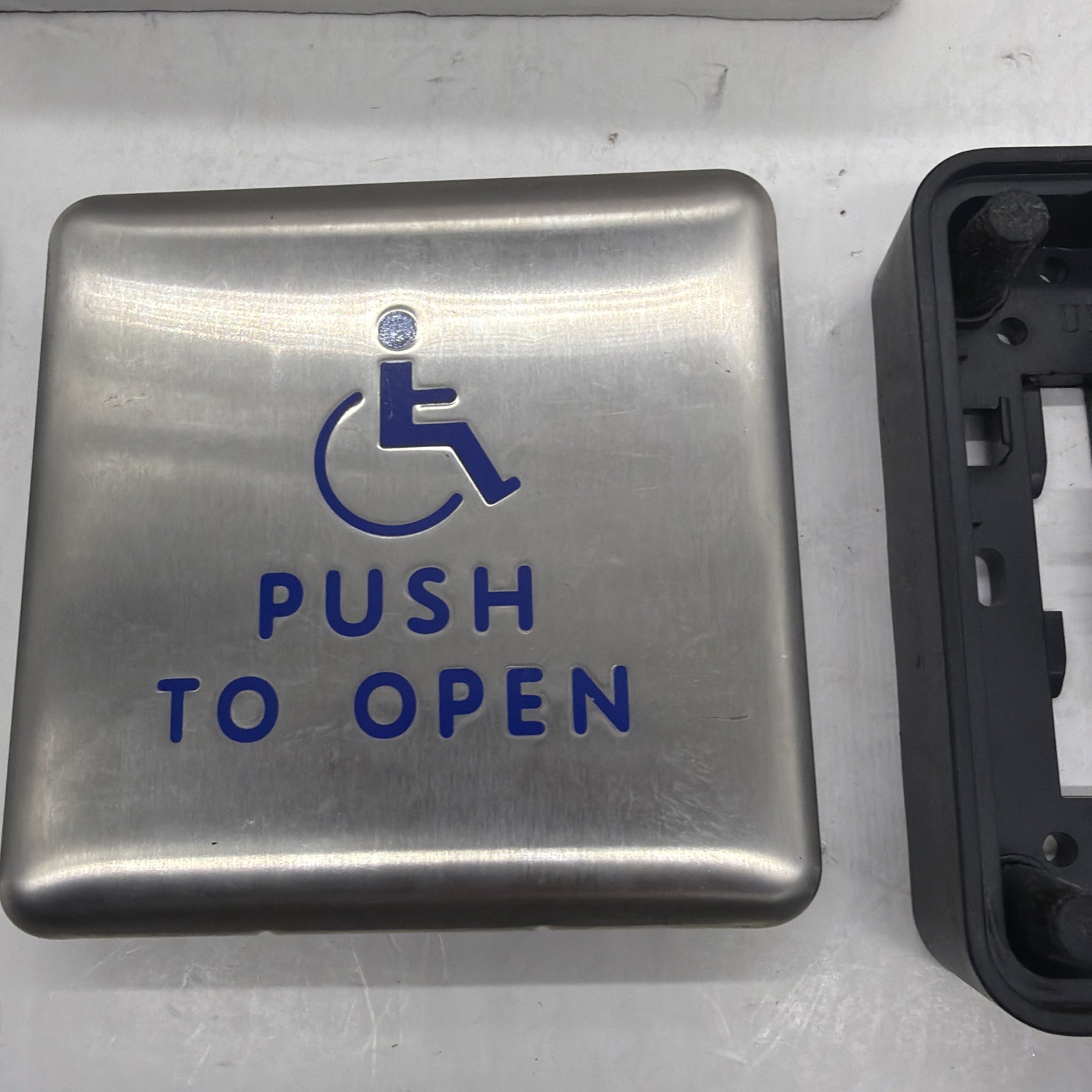 BEA Panther Switch 10EMS4751, Square, Handicap Logo 45AX43