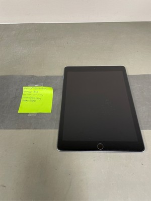 Apple iPad Early 2018 (9.7-inch, Wi-Fi, 32GB) - Space Gray