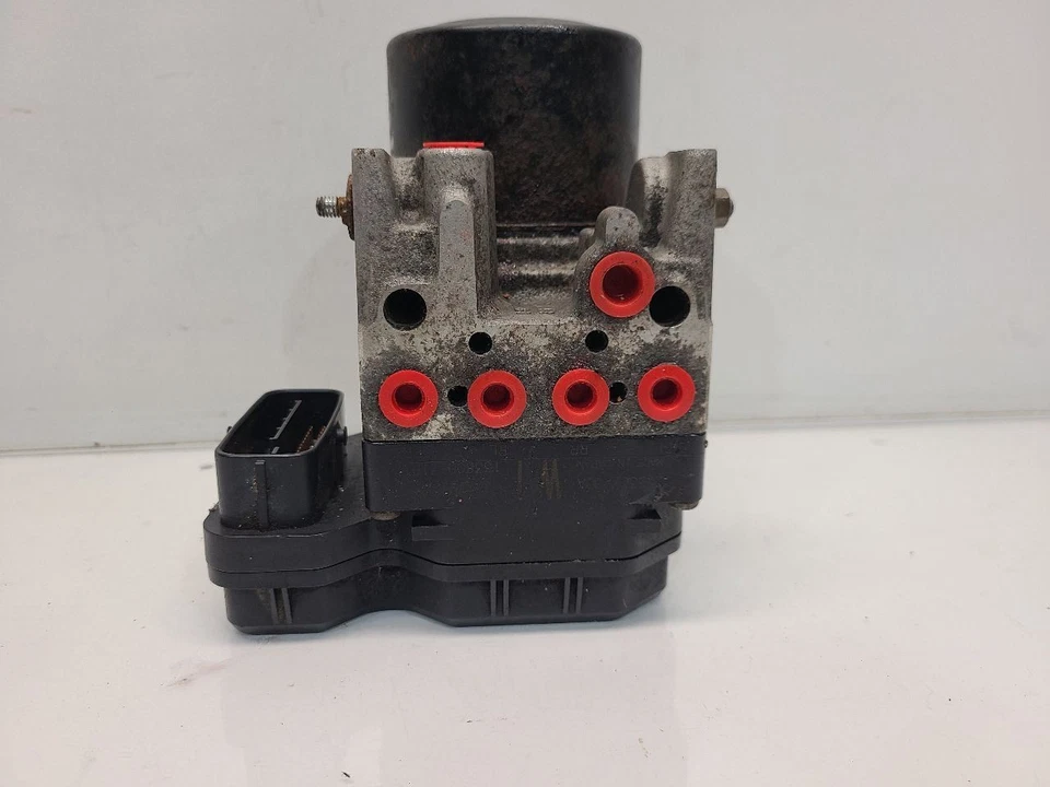 Subaru Tribeca 2006 (3,0 L/AWD/AT) bomba de freno antibloqueo/bomba ABS Foto 3 de 4