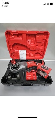  Neu  Milwaukee FUEL Akku-Gewindeschneidkluppe M18 FPT2-121C Gewindeschneider