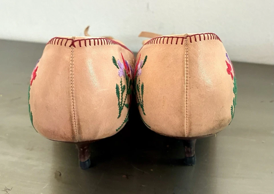 Vintage 90s Miu Miu  Embroidered Beige Pumps 38.5 It - Image 4 of 4