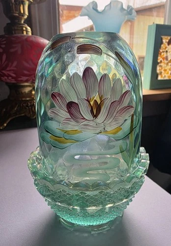 Fenton Water Lilly Fairy Lamp
