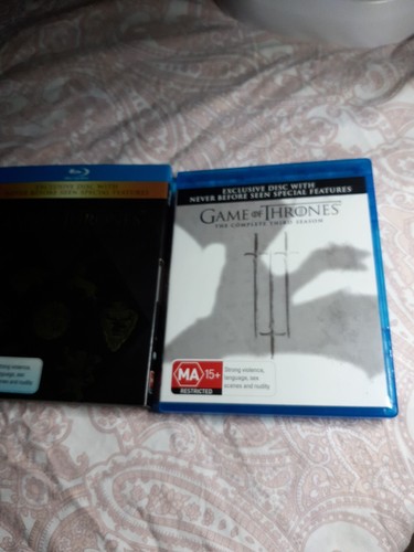 GAME OF THRONES.Season 3.Bluray. 6 Disc.Like New.Reg B - Picture 3 of 4