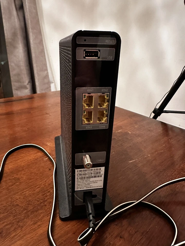 UBEE DDW365 DOCSIS Wireless 3.0 Cable Modem Router Gateway Tested Turns On - Image 4 of 4