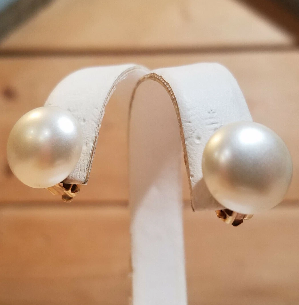 Pearl earrings costume jewellery outlet