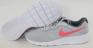 nike tanjun silver