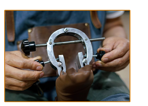 Leather craft Shoemaker Shoe Upper Hold Fixed Shape Waist Clip Clamp Tool - Picture 3 of 3