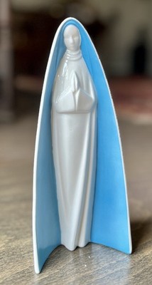 Goebel HM 215 Madonna 1964   8.5  Mid-Century Modern White & Blue   W. Germany