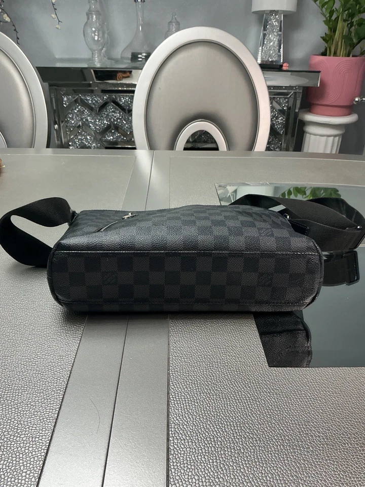 Bolso Mensajero Louis Vuitton Mick Damier Graphite PM Foto 2 de 4