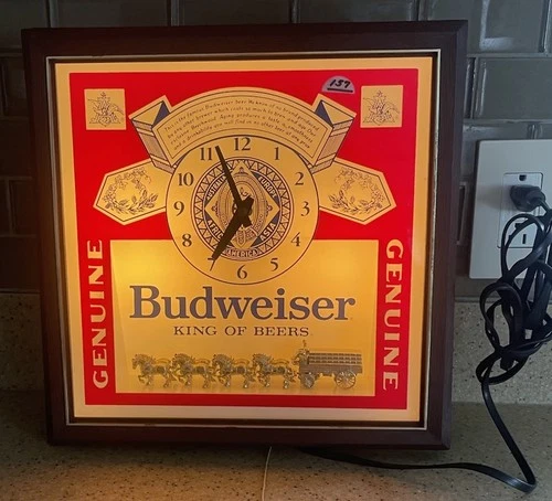 Vintage 1985 Budweiser Beer Deluxe Label Clydesdales Light Up Clock Sign Works