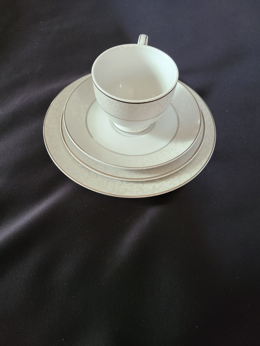 Mikasa Parchment 4-Piece Place Setting NO DINNER PLATE