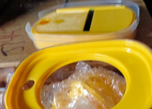 Grater/Slicer/Juicer - Picture 2 of 3