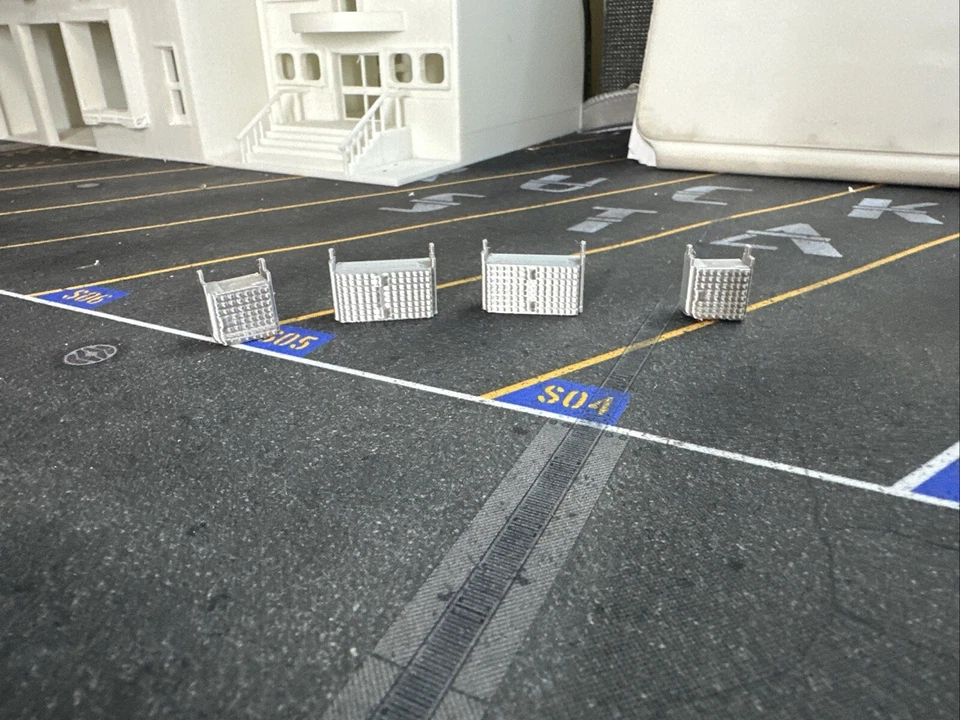 1/64 DCP PARTS TRAILER TOOL BOX (1 set (2 long 2 short ) - Image 3 of 4