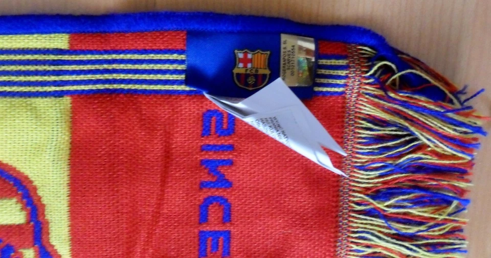 ECHARPE FOOT FC BARCELONA  BARCELONE ESPANA LA LIGA FUTBOL Produit Officiel N°2 - Photo 2/2