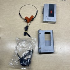 Realistic SCP-11 Stereo-Mate Portable Cassette Player 2 Set Of Headphones Case