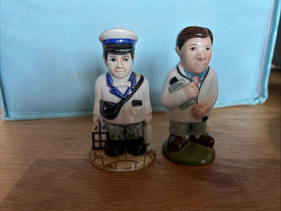 Milkman and Doctor Porzellan Salz & Pfeffer Set.