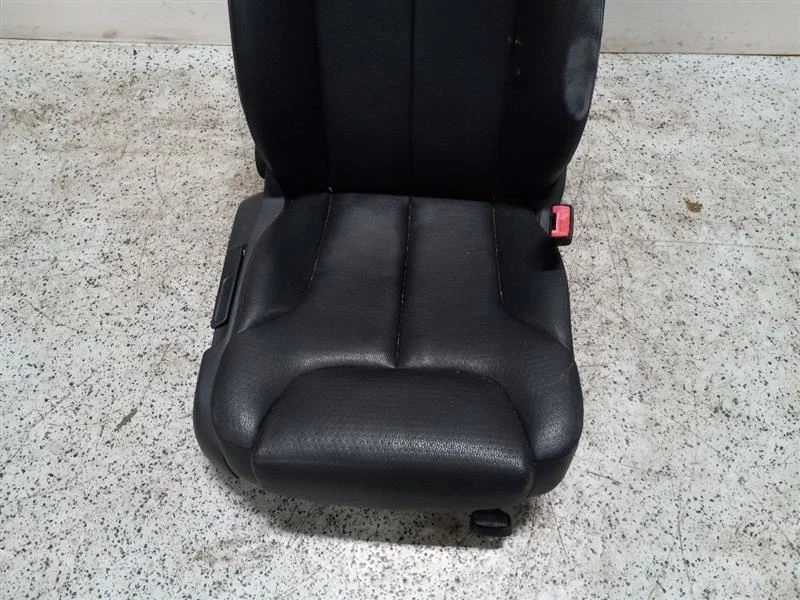 Volkswagen Passat 2008 asiento del pasajero delantero cuero 58166 Foto 2 de 4