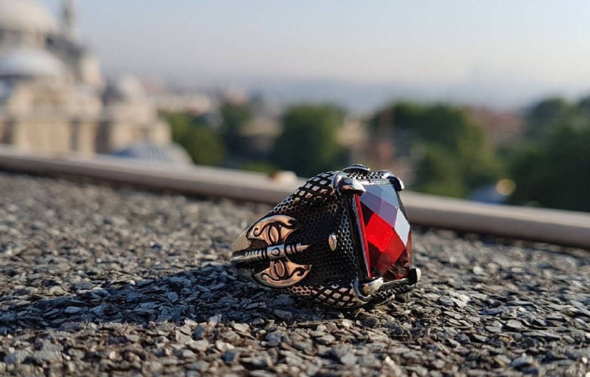 Bague Chevalière Homme Argent Massif 925 Avec Zircon Rouge - Taille 58 à 70, Neuf