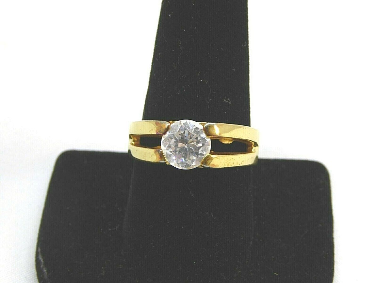 VINTAGE LIND CLASSIC 14K HGE RING WITH ONE LARGE CUBIC ZERCONIA