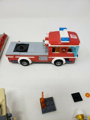 Lego City Fire Truck Engine 07 Fire Fighters Vehicle Minifigures