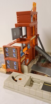 Micro Machines - Caserne De Pompiers Double Action 1990 - Galoob Ideal (neuf)